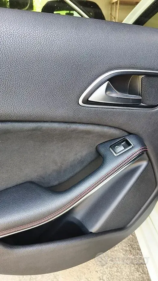 Usata Mercedes A200 136 CV (100 kW) 2013 Bianco Utilitaria