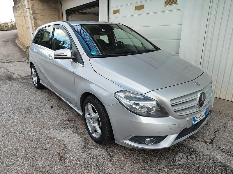 Usata Mercedes B200 2013 Grigio Monovolume
