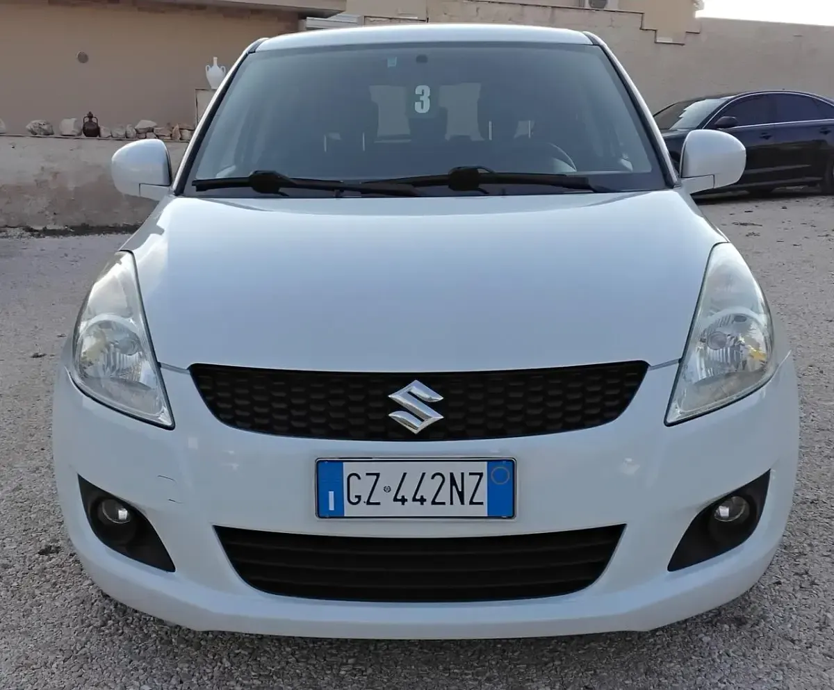 Usata Suzuki Swift GL 93 CV (68 kW) 2012 Bianco Utilitaria