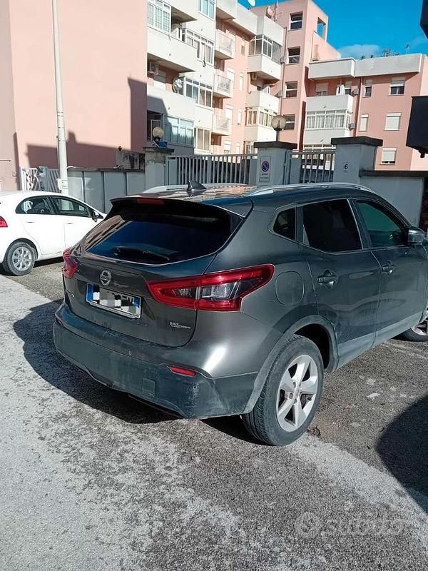 Usata Nissan Qashqai 2019 Grigio SUV