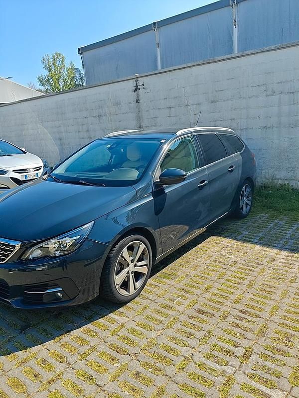 Usata Peugeot 308 Allure 131 CV (96 kW) 2020 Blu Station wagon