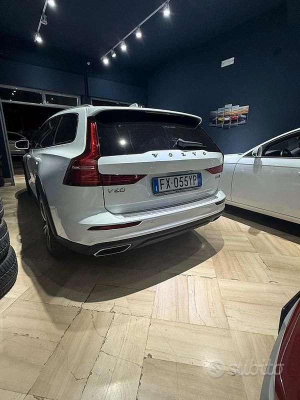 Usata Volvo V40 2019 Bianco Station wagon