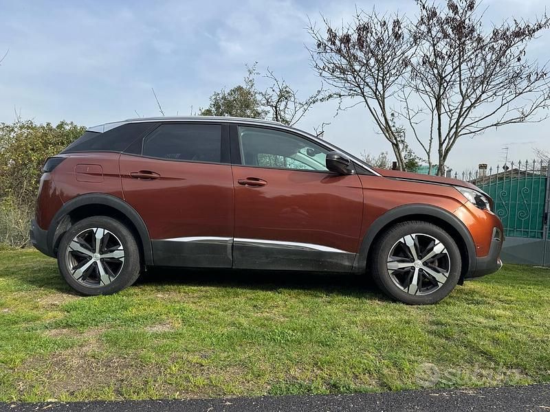 Usata Peugeot 3008 Allure 131 CV (96 kW) 2018 Marrone SUV