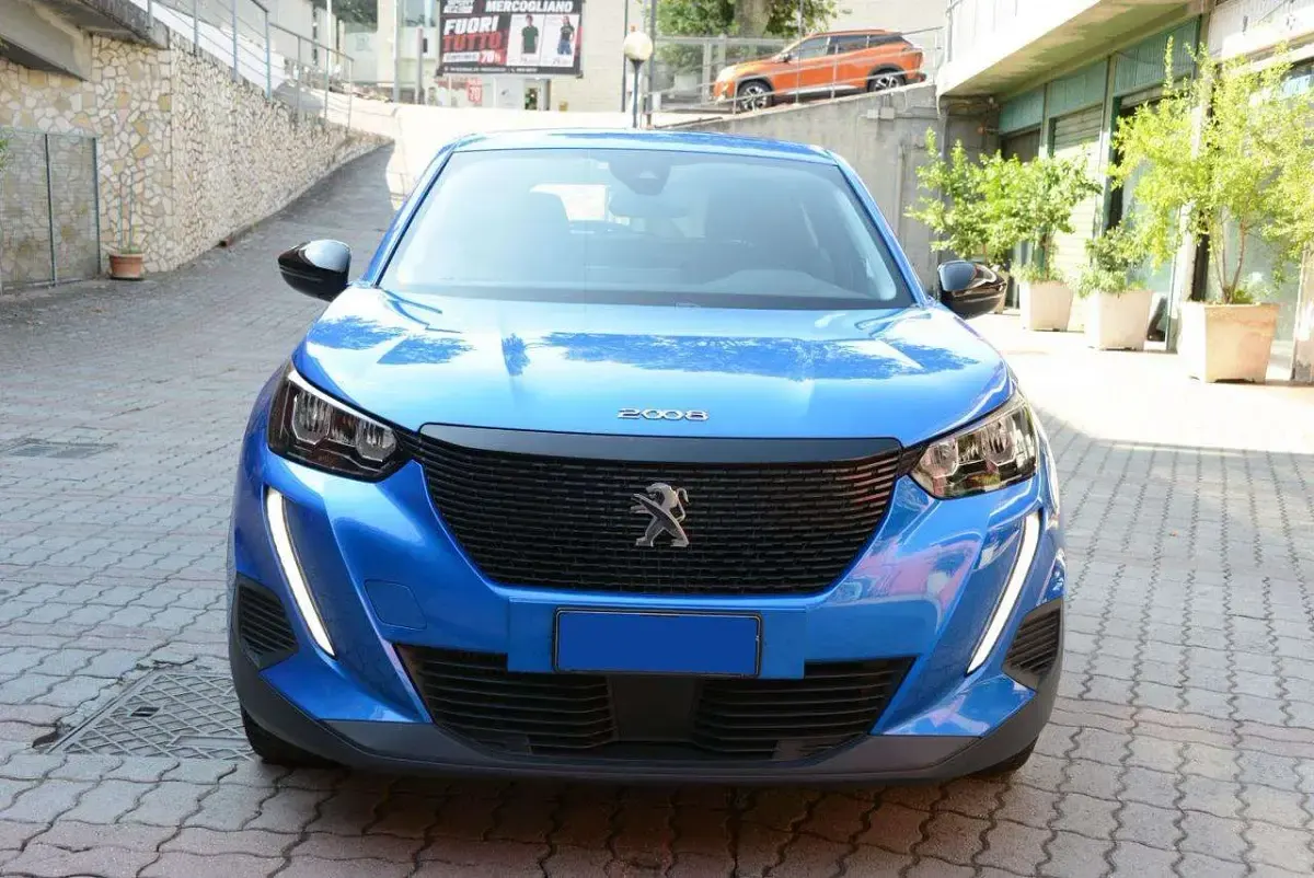 Usata Peugeot 2008 Active 101 CV (74 kW) 2022 Blu SUV