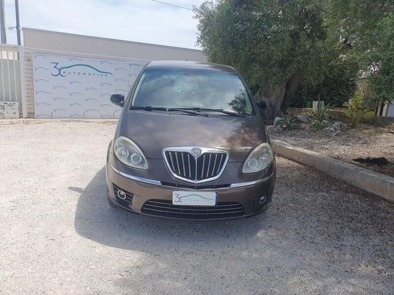 Usata Lancia Delta Platinum 95 CV (69 kW) 2010 Marrone Utilitaria