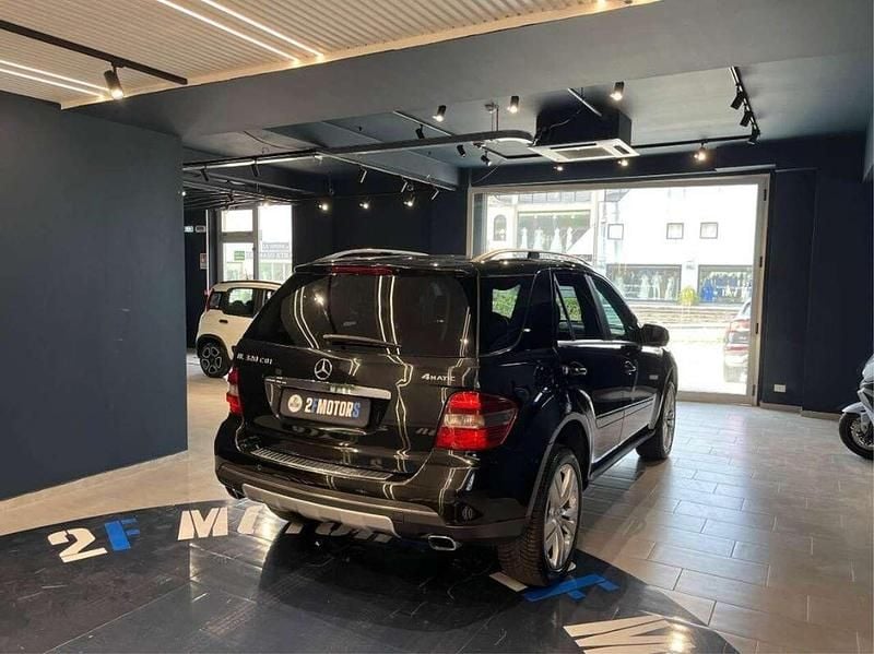 Usata Mercedes ML320 224 CV (164 kW) 2009 Nero SUV