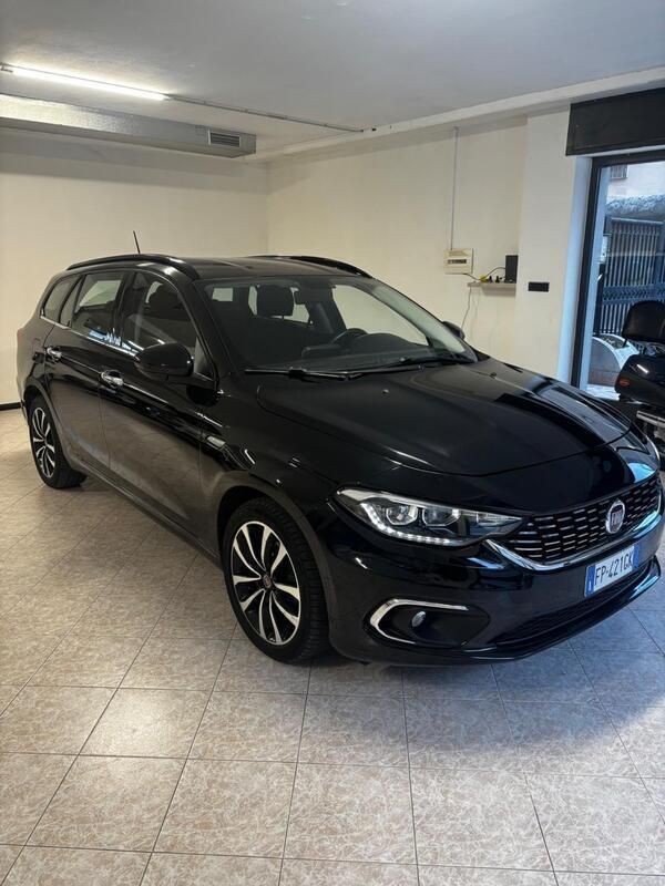 Nero Usata 2018 Fiat Tipo Easy Station wagon | 12.900 € (Molto cara) - Immagine 1/4