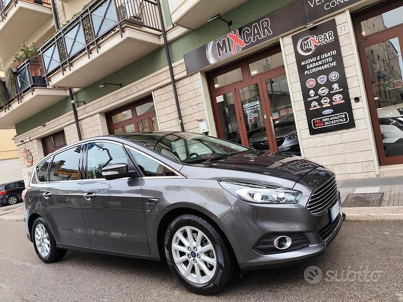 Usata Ford S-MAX Titanium 150 CV (110 kW) 2016 Grigio Monovolume