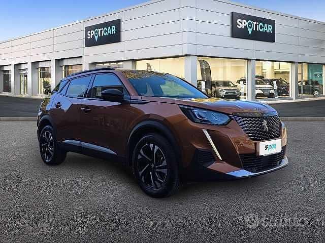 Usado Peugeot 2008 Allure 131 HP (96 kW) 2023 Laranja SUV