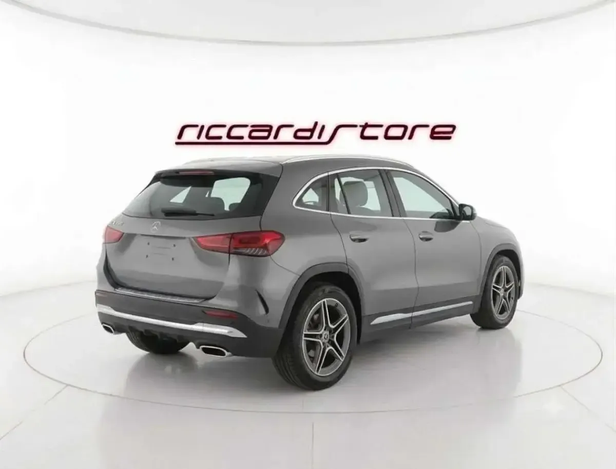 Usata Mercedes GLA180 Premium 136 CV (100 kW) 2025 Grigio SUV