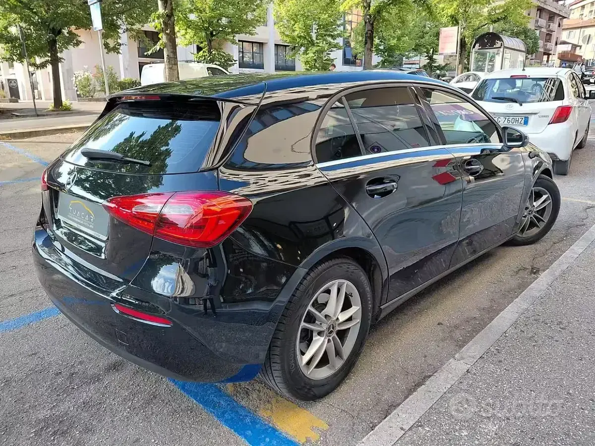 Usata Mercedes A180 Business 116 CV (85 kW) 2019 Nero Berlina