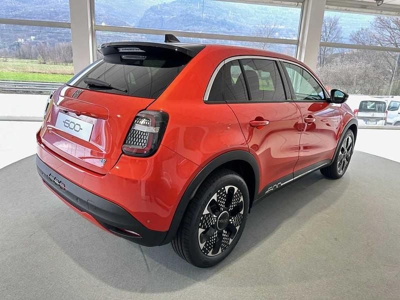 Usata Fiat 600E La Prima 114 kW (156 CV) 2024 Arancione SUV