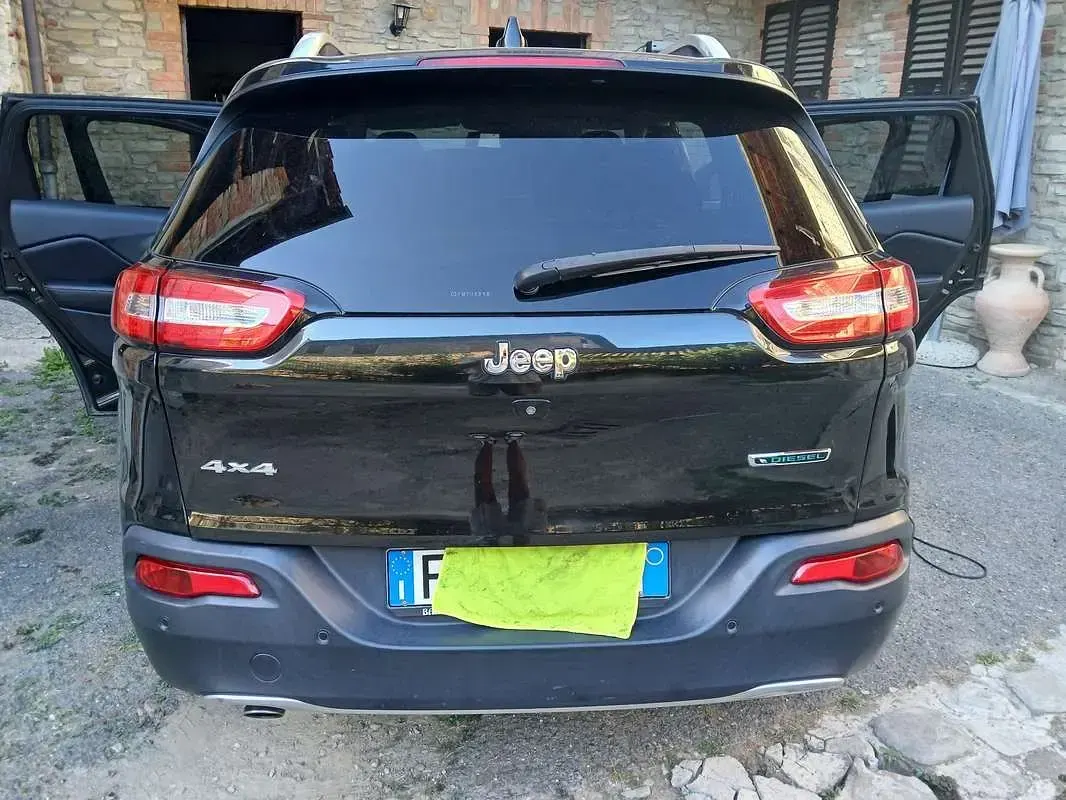 Usata Jeep Cherokee 140 CV (102 kW) 2016 Nero SUV