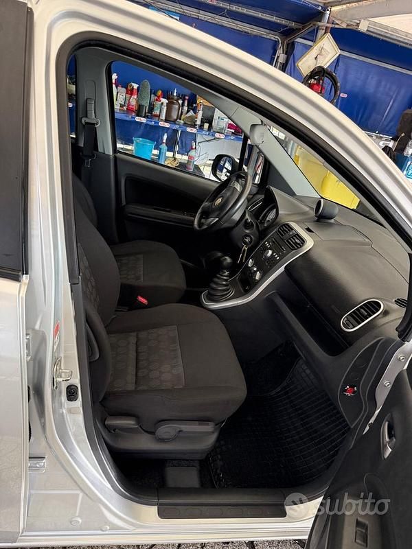 Usata Suzuki Splash GLS 65 CV (47 kW) 2010 Grigio Utilitaria