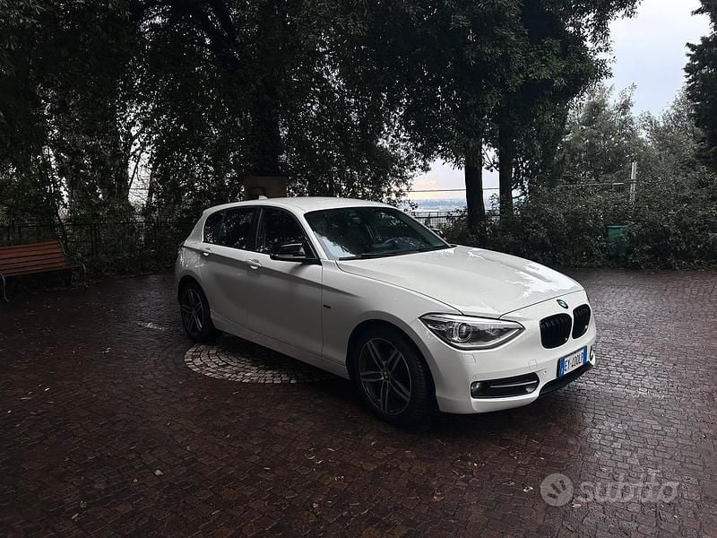 Usata BMW 118 Sport Line 150 CV (110 kW) 2015 Bianco Utilitaria