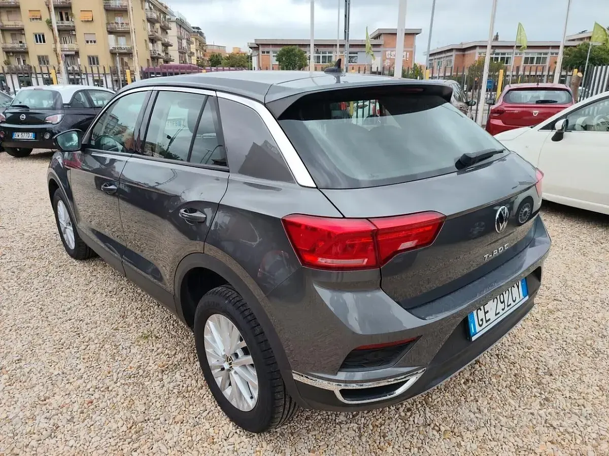 Usata VW T-Roc Business 150 CV (110 kW) 2021 Grigio SUV