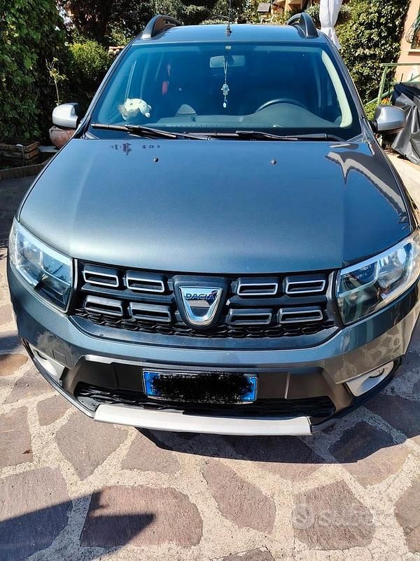 Usata Dacia Sandero Stepway 90 CV (66 kW) 2017 Grigio Utilitaria