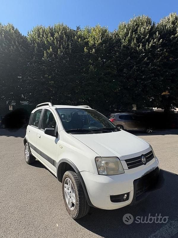 Usata Fiat Panda 4x4 69 CV (50 kW) 2007 Bianco Utilitaria