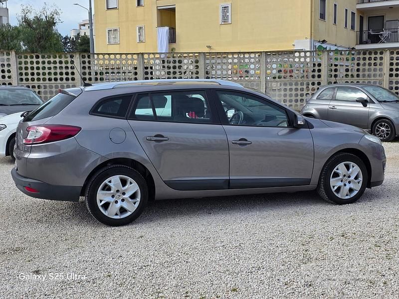 Usata Renault Mégane GrandTour 110 CV (80 kW) 2013 Grigio Station wagon