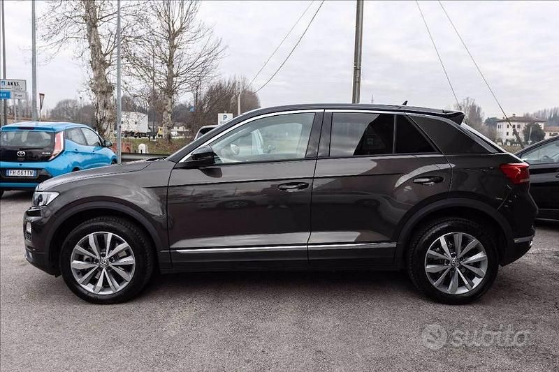 Usata VW T-Roc Style 116 CV (85 kW) 2018 Marrone SUV