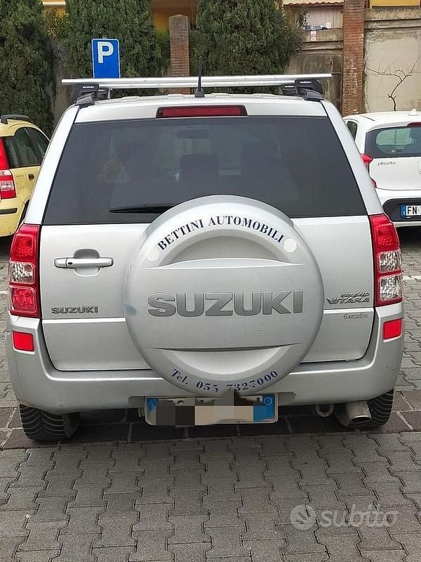 Usata Suzuki Vitara 2010 Grigio SUV