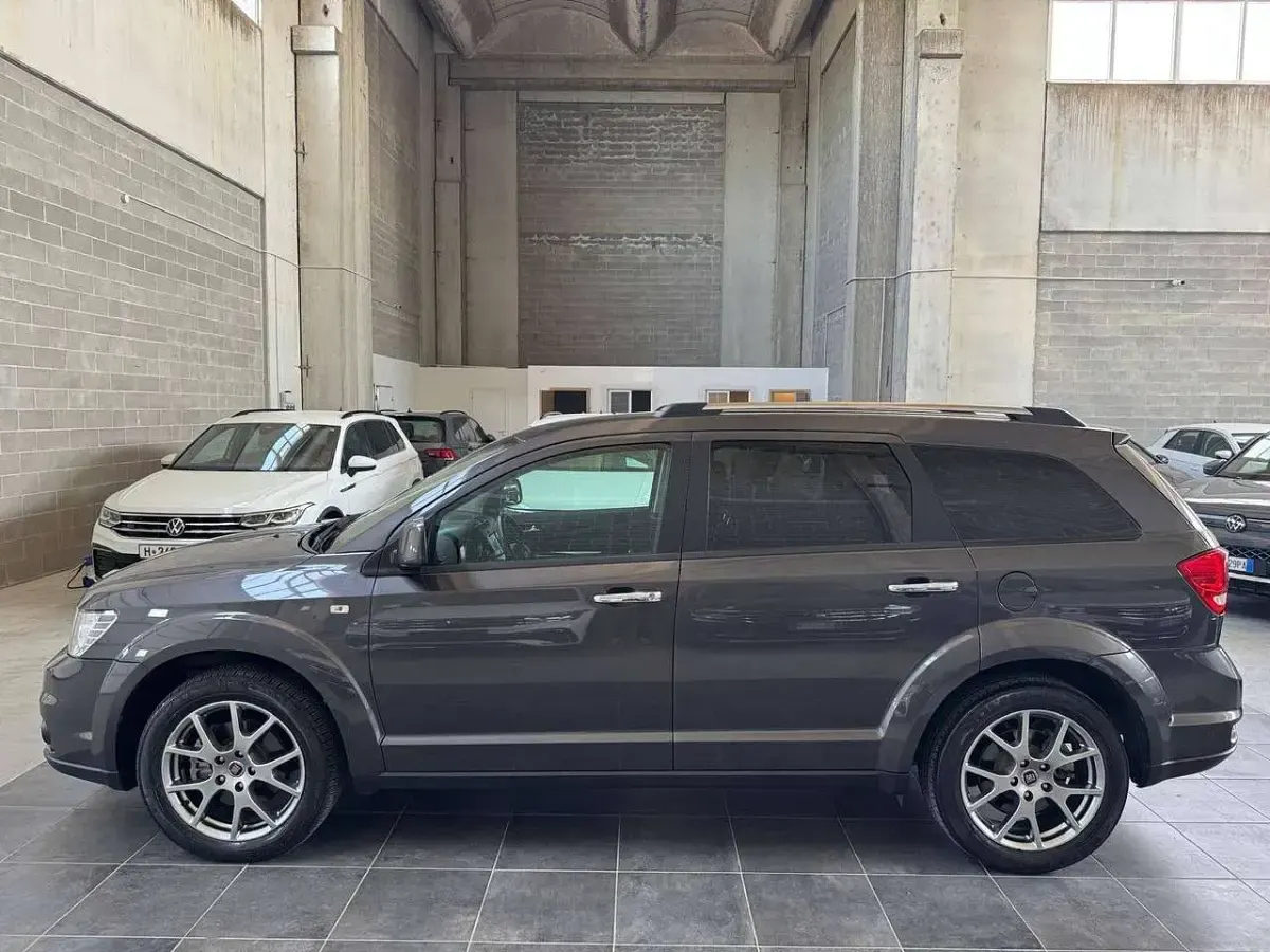 Usata Fiat Freemont Lounge 170 CV (125 kW) 2014 Grigio SUV