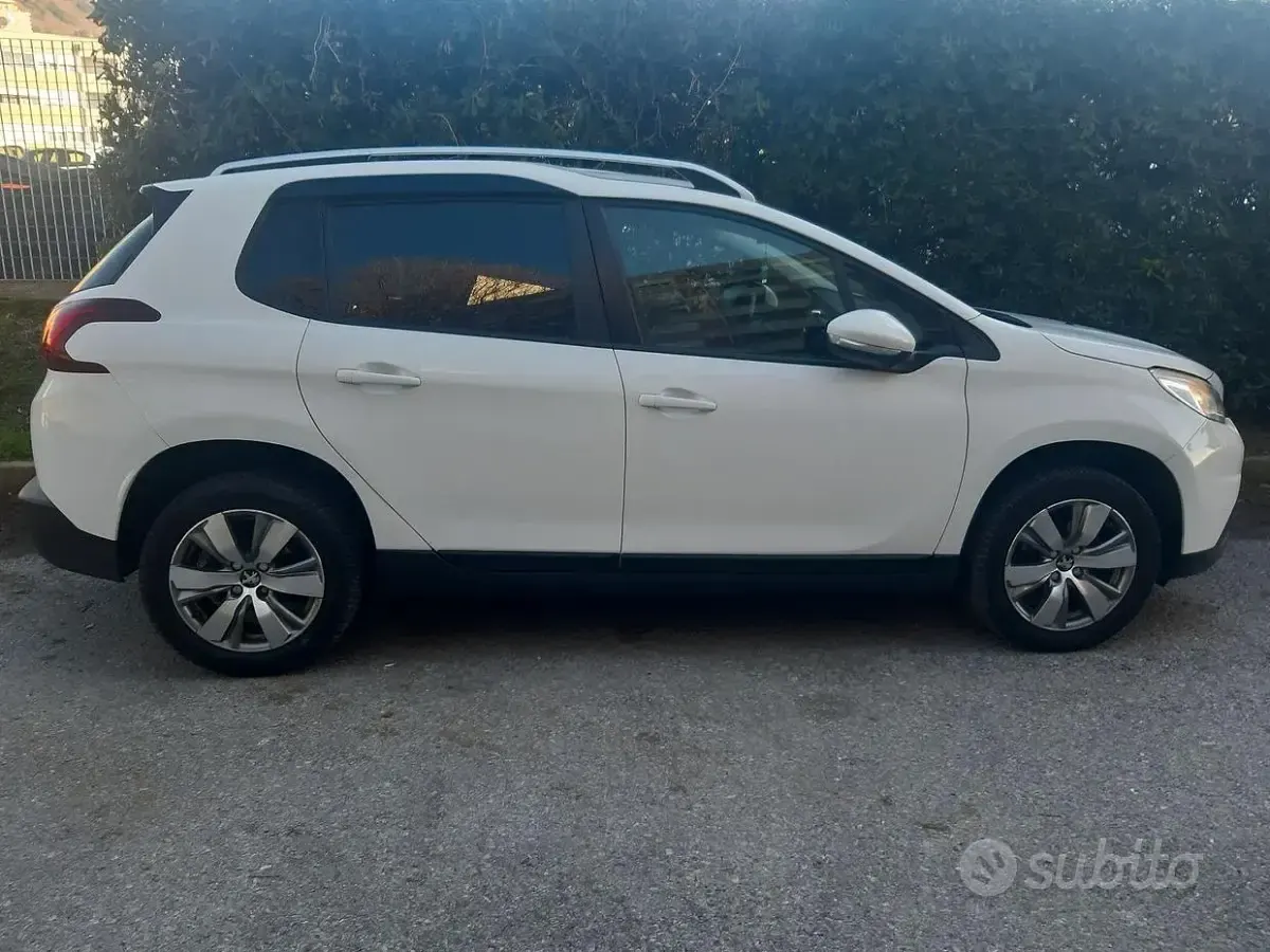 Usata Peugeot 2008 75 CV (55 kW) 2017 Bianco SUV