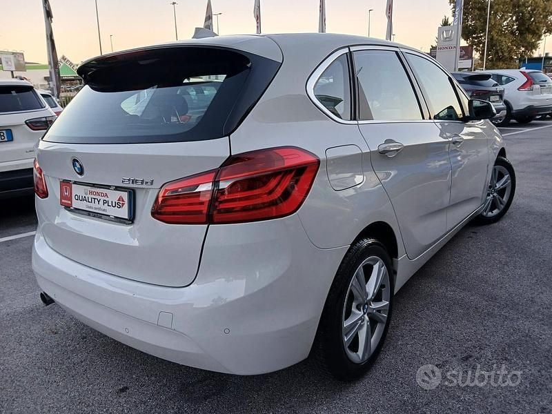 Usata BMW 218 Advantage 149 CV (109 kW) 2016 Bianco Station wagon