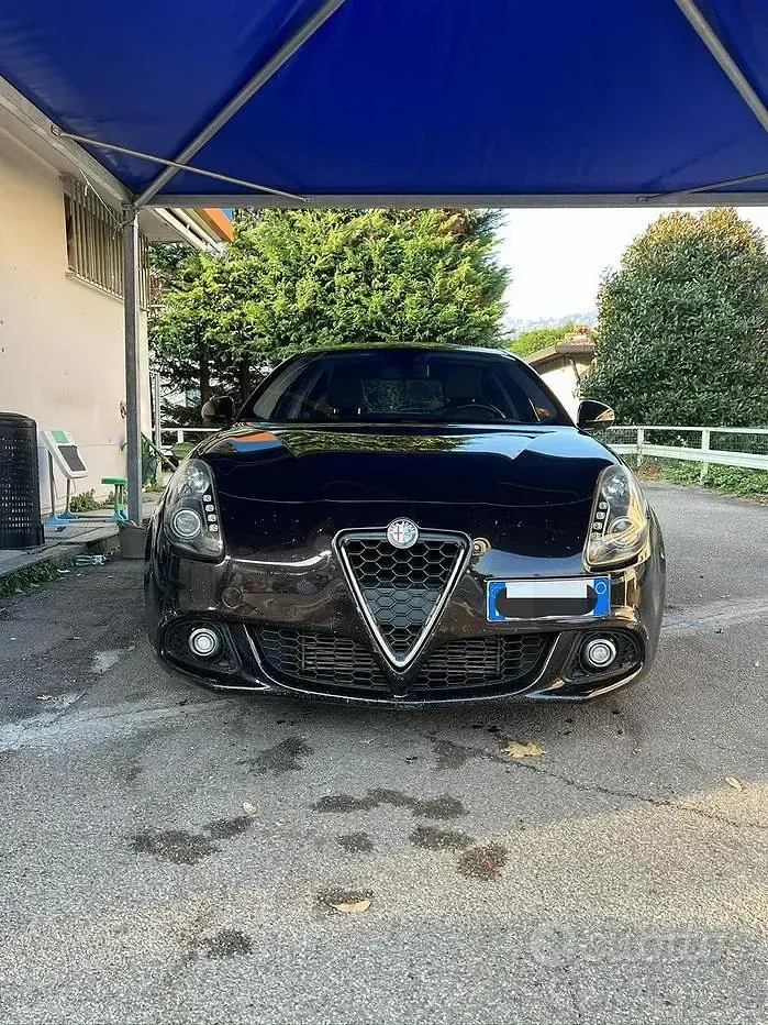 Usata Alfa Romeo Giulietta Exclusive 105 CV (77 kW) 2014 Nero Utilitaria
