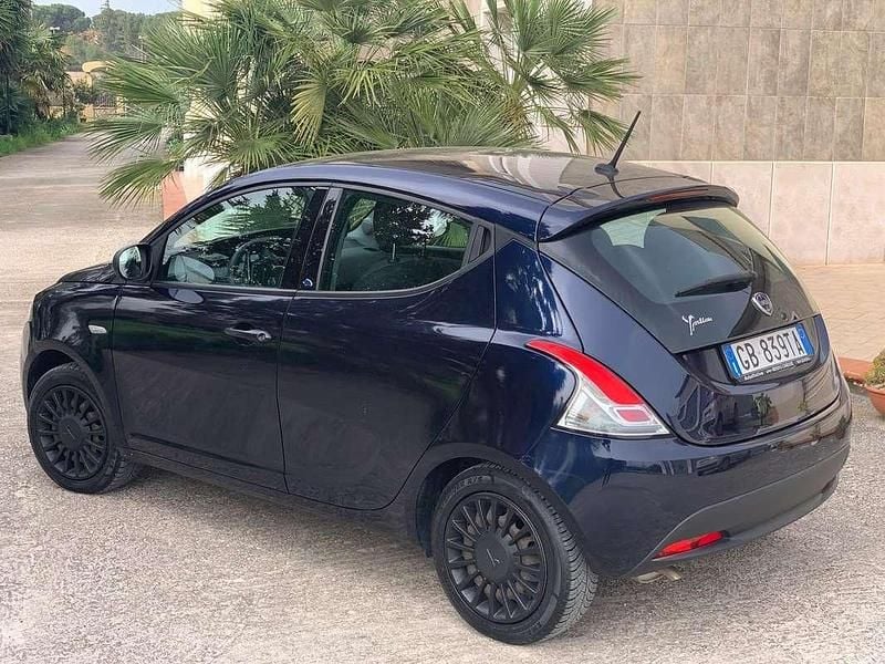 Usata Lancia Ypsilon 69 CV (50 kW) 2020 Blu/azzurro Utilitaria