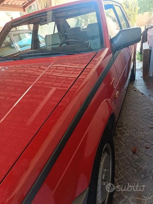 Usata Alfa Romeo 75 110 CV (80 kW) 1985 Rosso Berlina