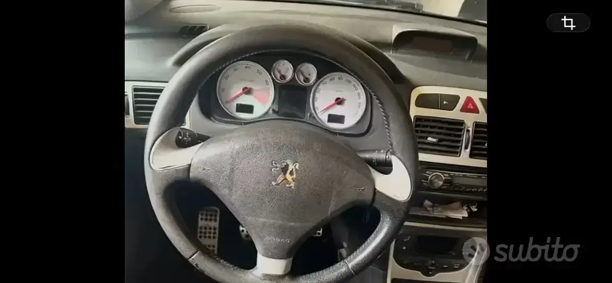 Usata Peugeot 307 CC 109 CV (80 kW) 2004 Grigio Cabrio