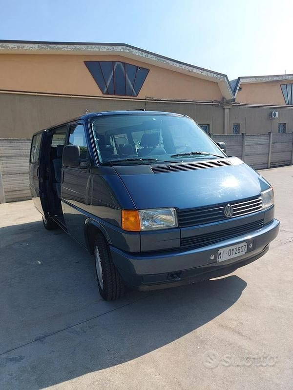 Usata VW Caravelle 136 CV (100 kW) 1992 Blu Monovolume