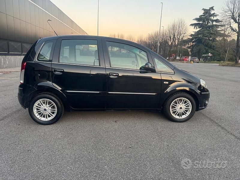 Usata Lancia Musa S 95 CV (69 kW) 2010 Nero Monovolume