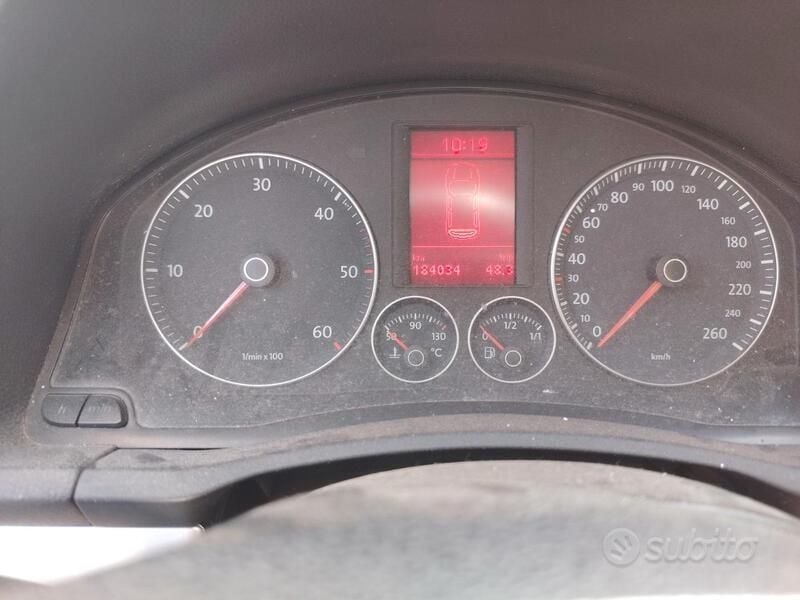 Usata VW Golf V 105 CV (77 kW) 2008 Utilitaria