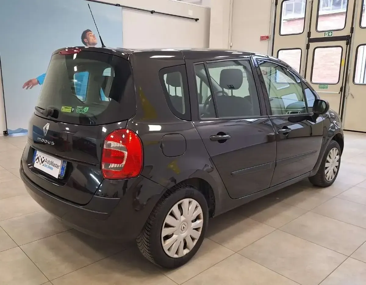 Usata Renault Grand Modus 75 CV (55 kW) 2011 Nero Monovolume