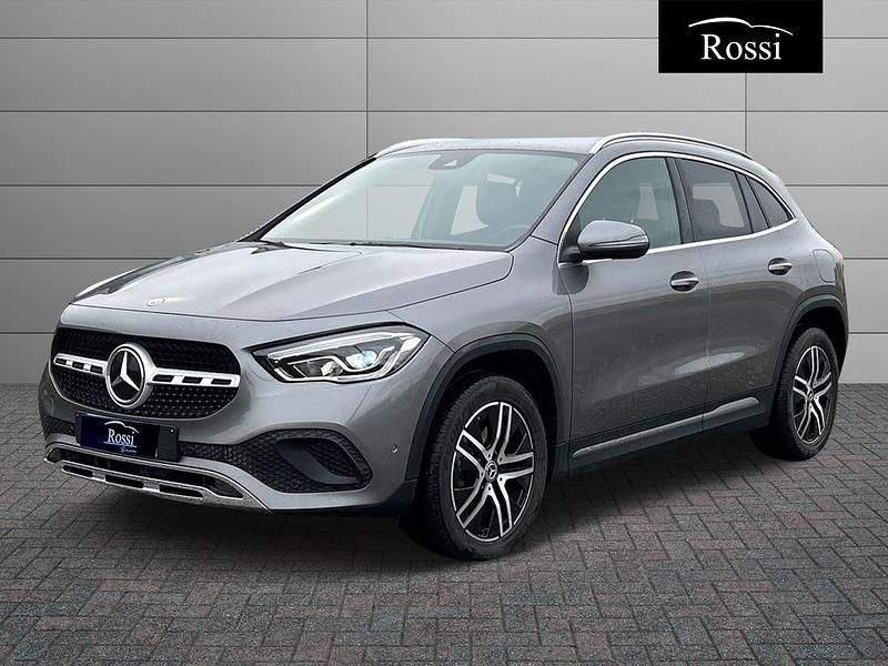 Usata Mercedes GLA200 150 CV (110 kW) 2020 Blu SUV