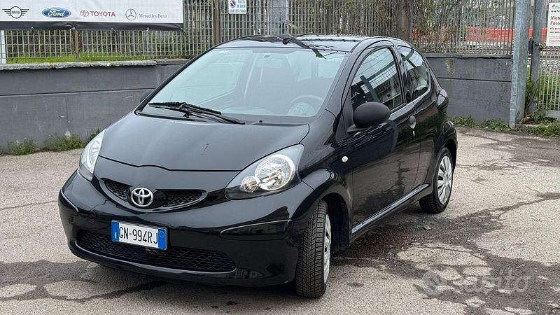 Usata Toyota Aygo Sol 67 CV (49 kW) 2007 Nero Utilitaria