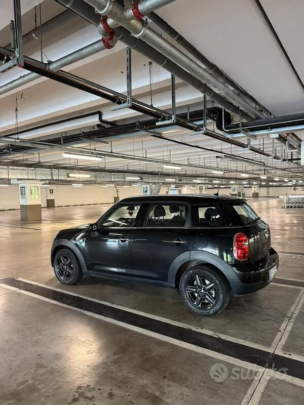 Nero Usata 2011 Mini Cooper Countryman SUV | 7690 € (Cara) - Immagine 1/4