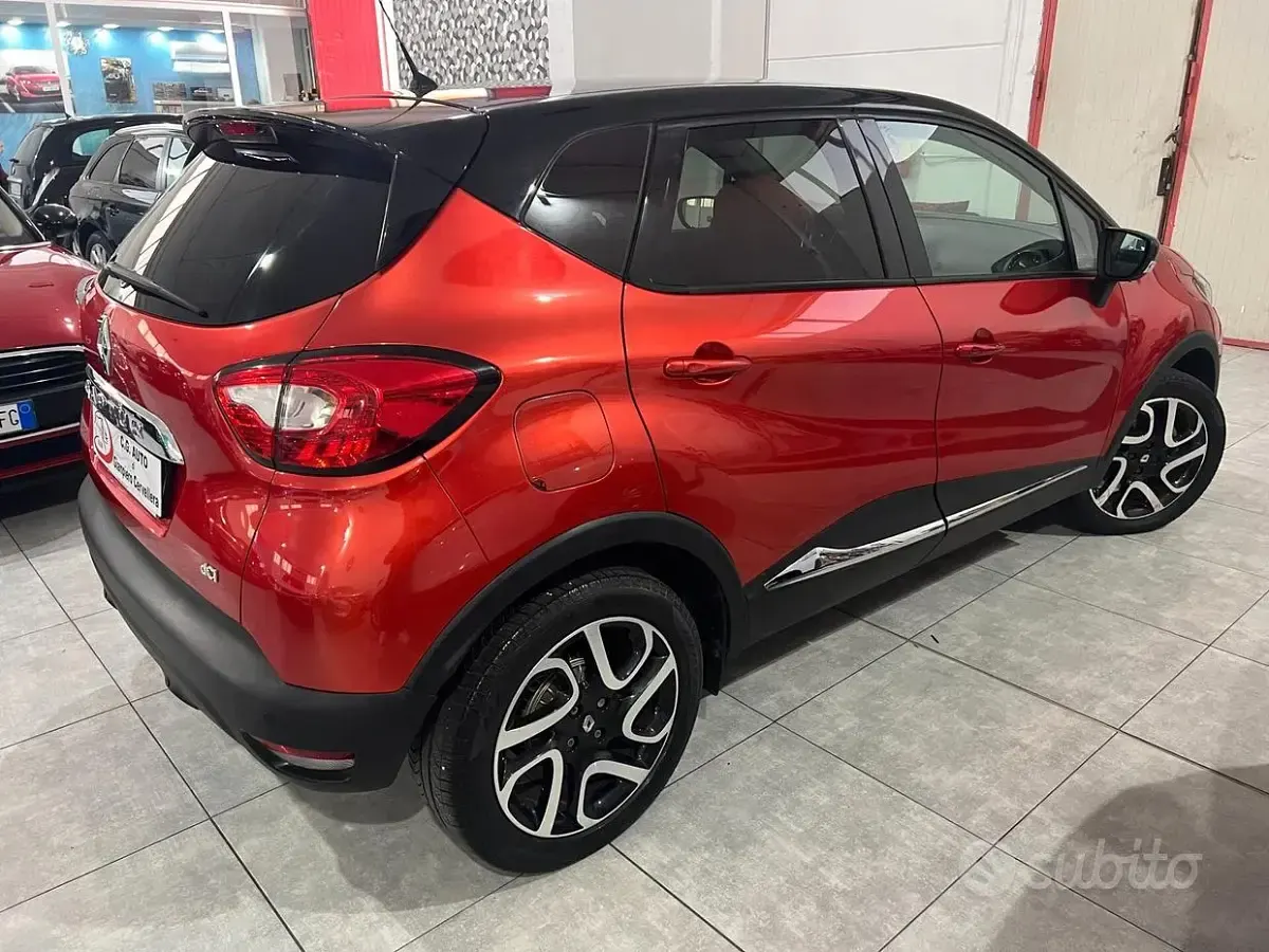 Usata Renault Captur Iconic 90 CV (66 kW) 2016 Rosso SUV