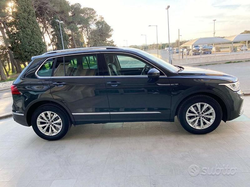 Usata VW Tiguan Life 150 CV (110 kW) 2022 Grigio SUV