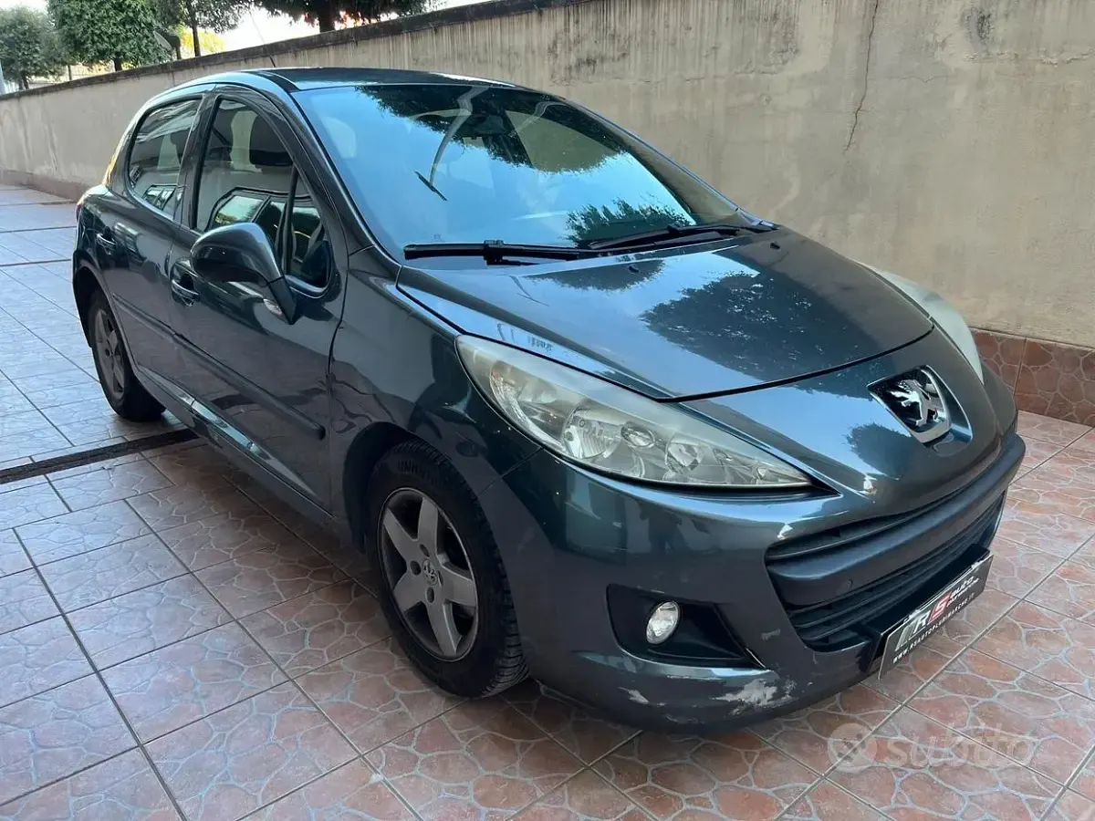 Usata Peugeot 207 73 CV (53 kW) 2010 Grigio Berlina