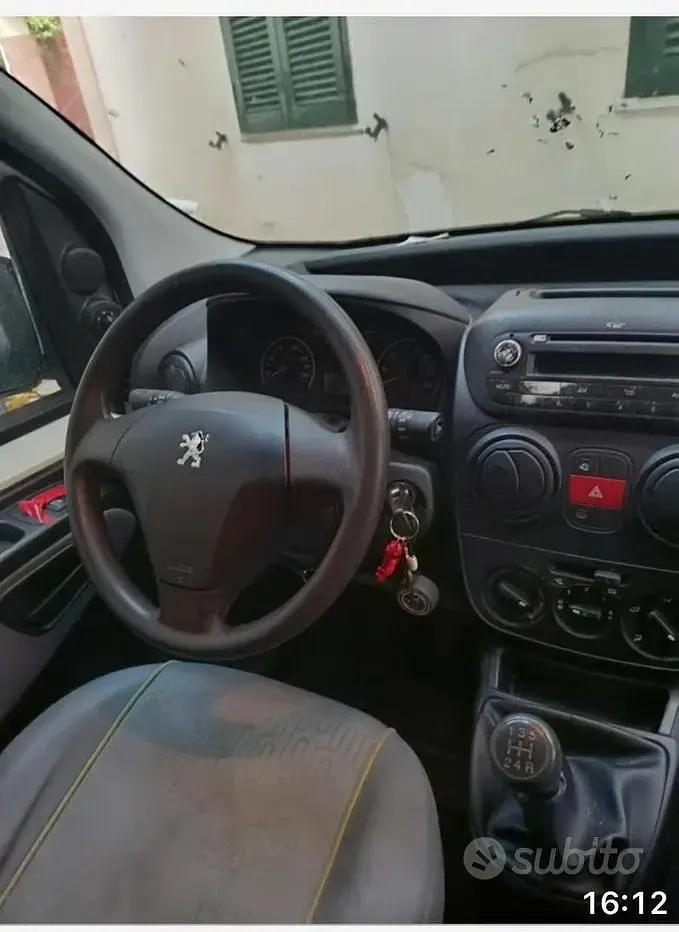 Usata Peugeot Bipper 75 CV (55 kW) 2012 Bianco Monovolume
