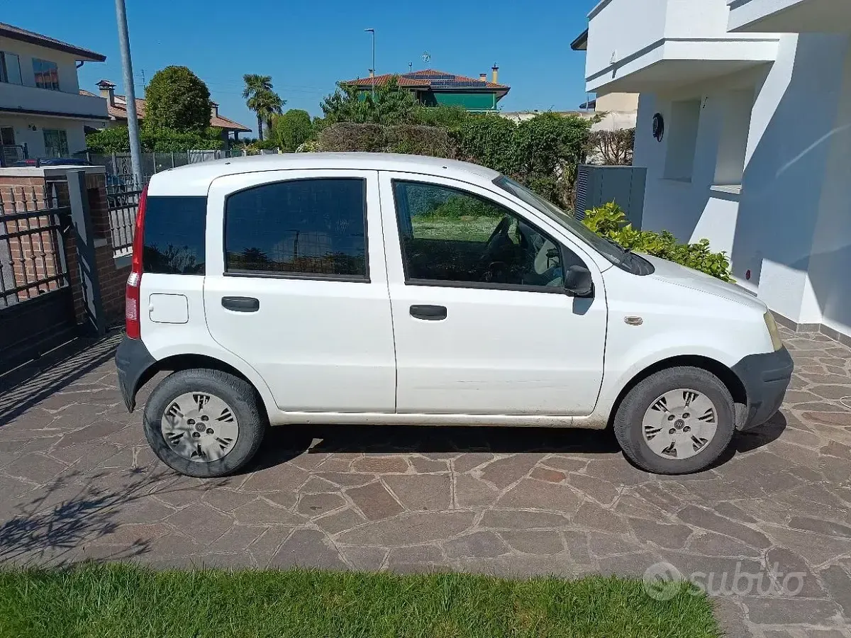 Usata Fiat Panda 69 CV (50 kW) 2006 Bianco Utilitaria