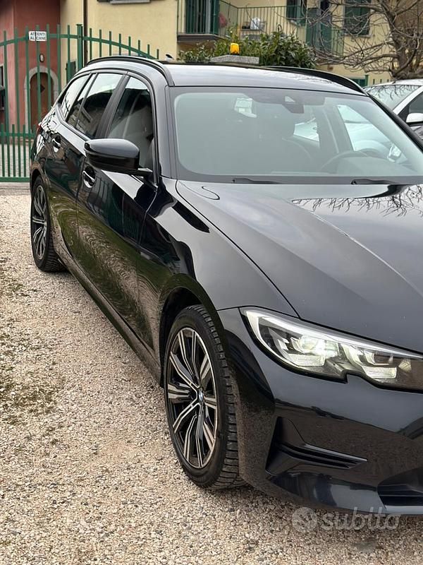 Usata BMW 320 Efficient Dynamics 190 CV (139 kW) 2020 Nero Station wagon