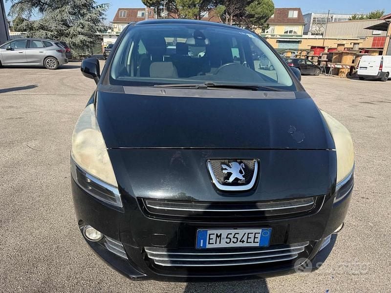 Usata Peugeot 5008 112 CV (82 kW) 2012 Nero Monovolume