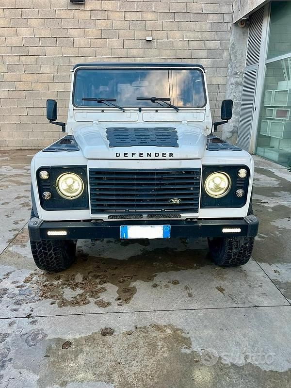 Usata Land Rover Defender 122 CV (89 kW) 2005 Bianco SUV