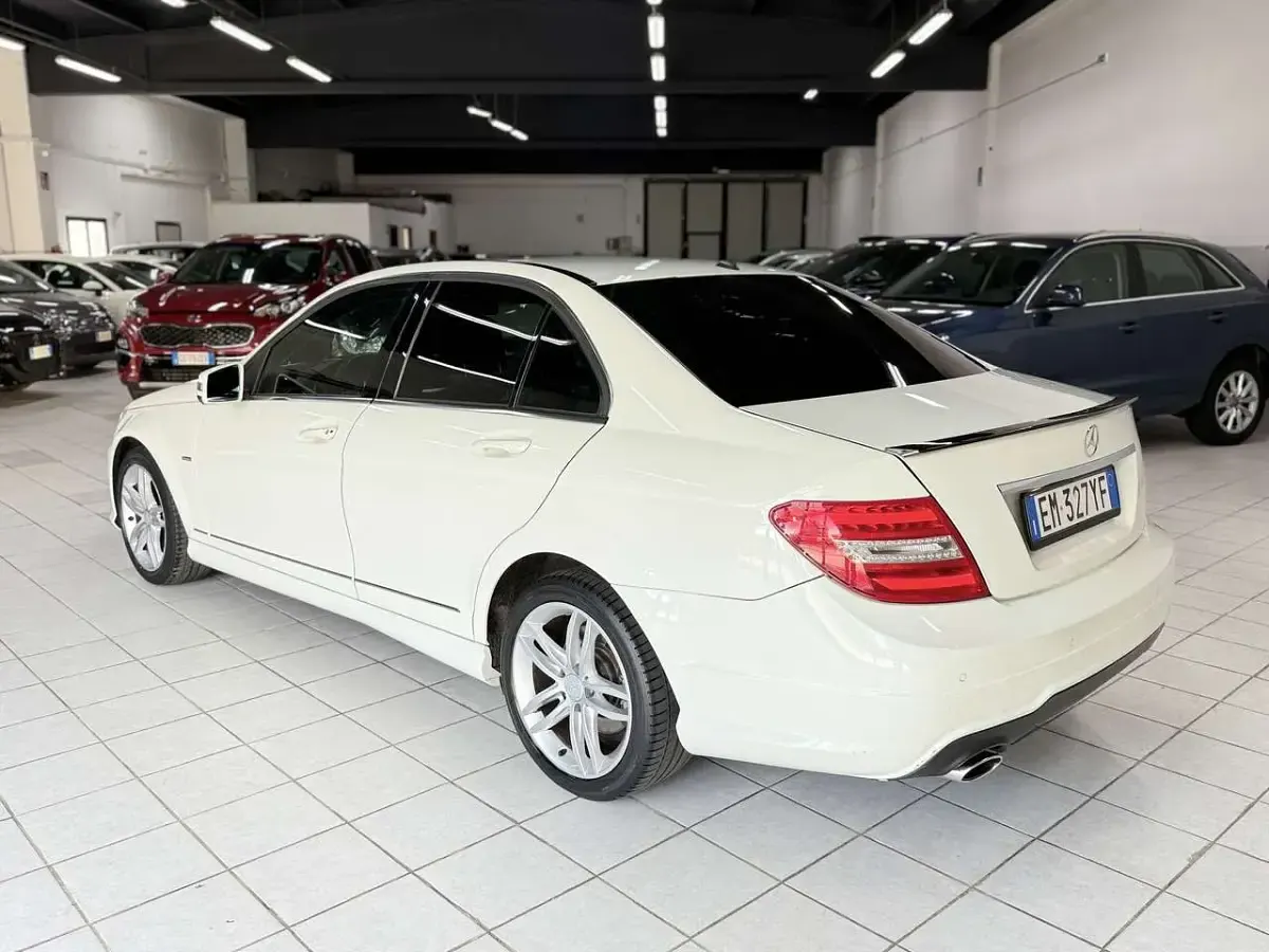 Usata Mercedes C220 170 CV (125 kW) 2012 Bianco Berlina