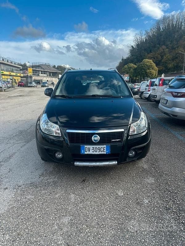 Usata Fiat Sedici 120 CV (88 kW) 2009 SUV