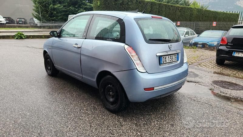 Gebraucht Lancia Ypsilon 60 PS (44 kW) 2009 Blau Kleinwagen